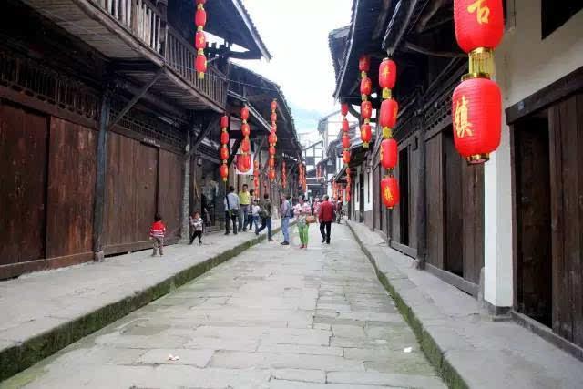 生肖兔: 2024年财运飙升, 钱包赚得鼓, 好运拦不住! 人生迎来上上签！